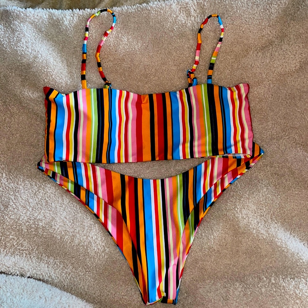 Multicolor Bikini!❤️💚🖤🧡💛💗💙